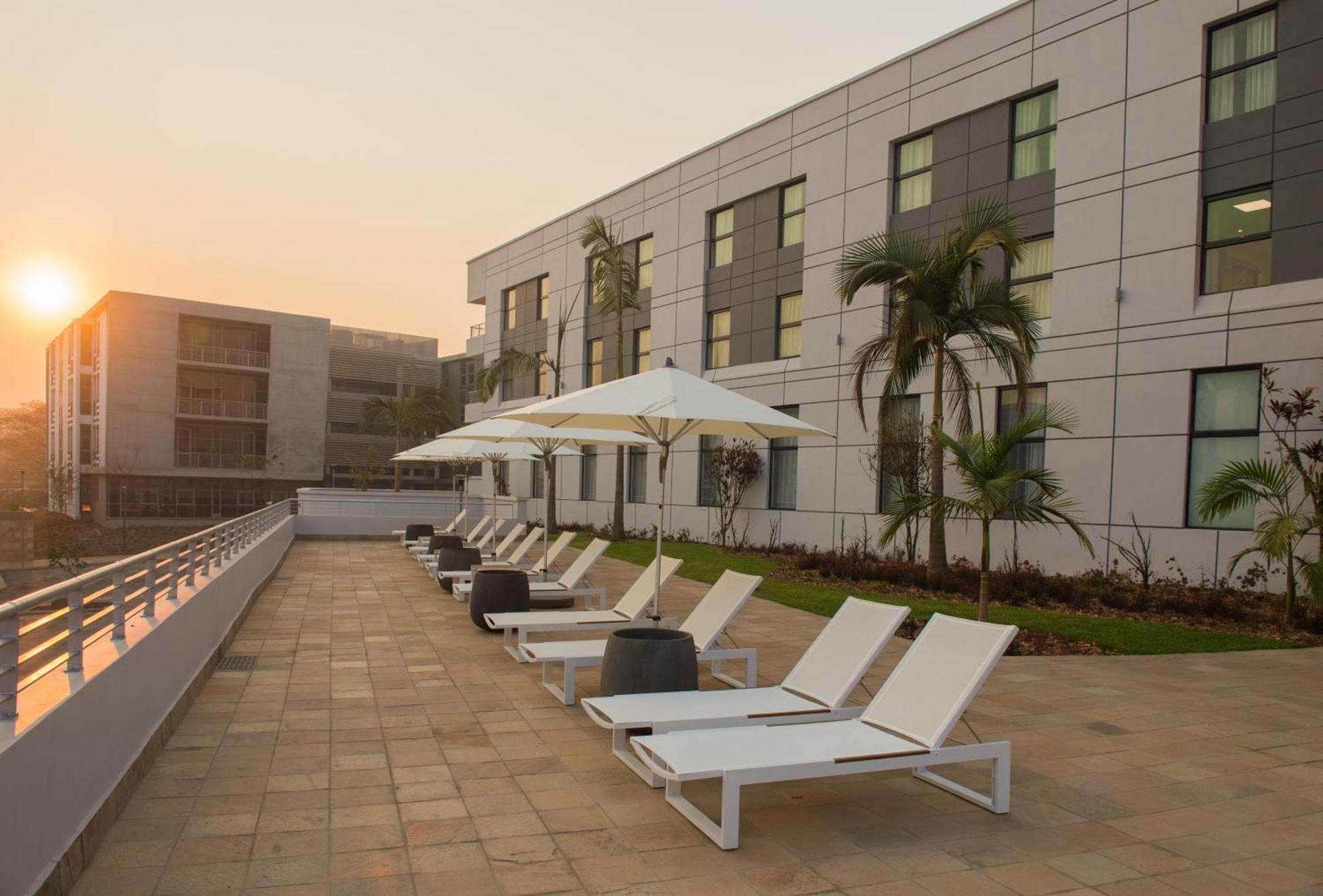 Garden Court Kitwe Hotel Bagian luar foto